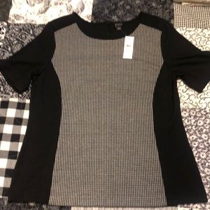 NWT Ann Taylor Black and white size pullover top. Size Large